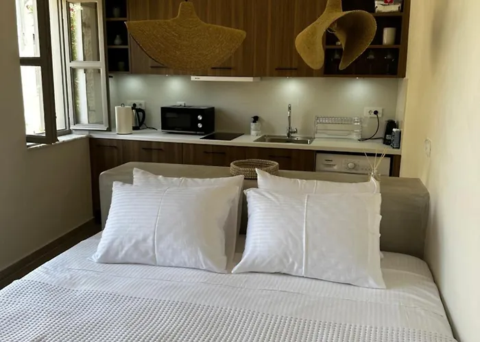 Serenity Tatil Evi Chalki Town